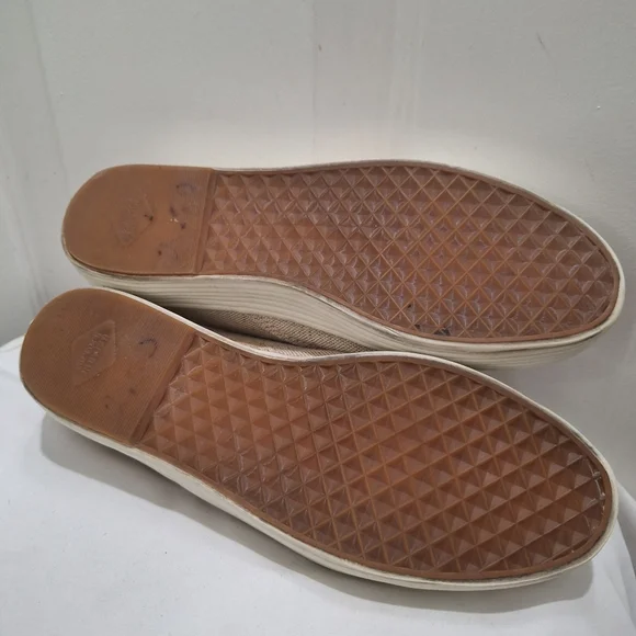 Aerosols Beige Tennis Shoe Style Size 6.5 - Picture 3 of 7